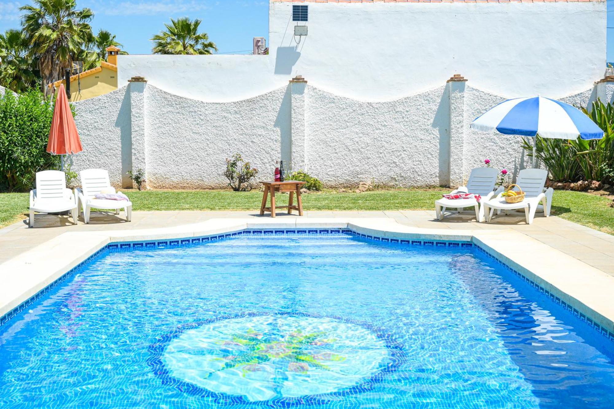 Amplia Casa Rural Con Precioso Jardin Cerca De Malaga Capital. Oda fotoğraf