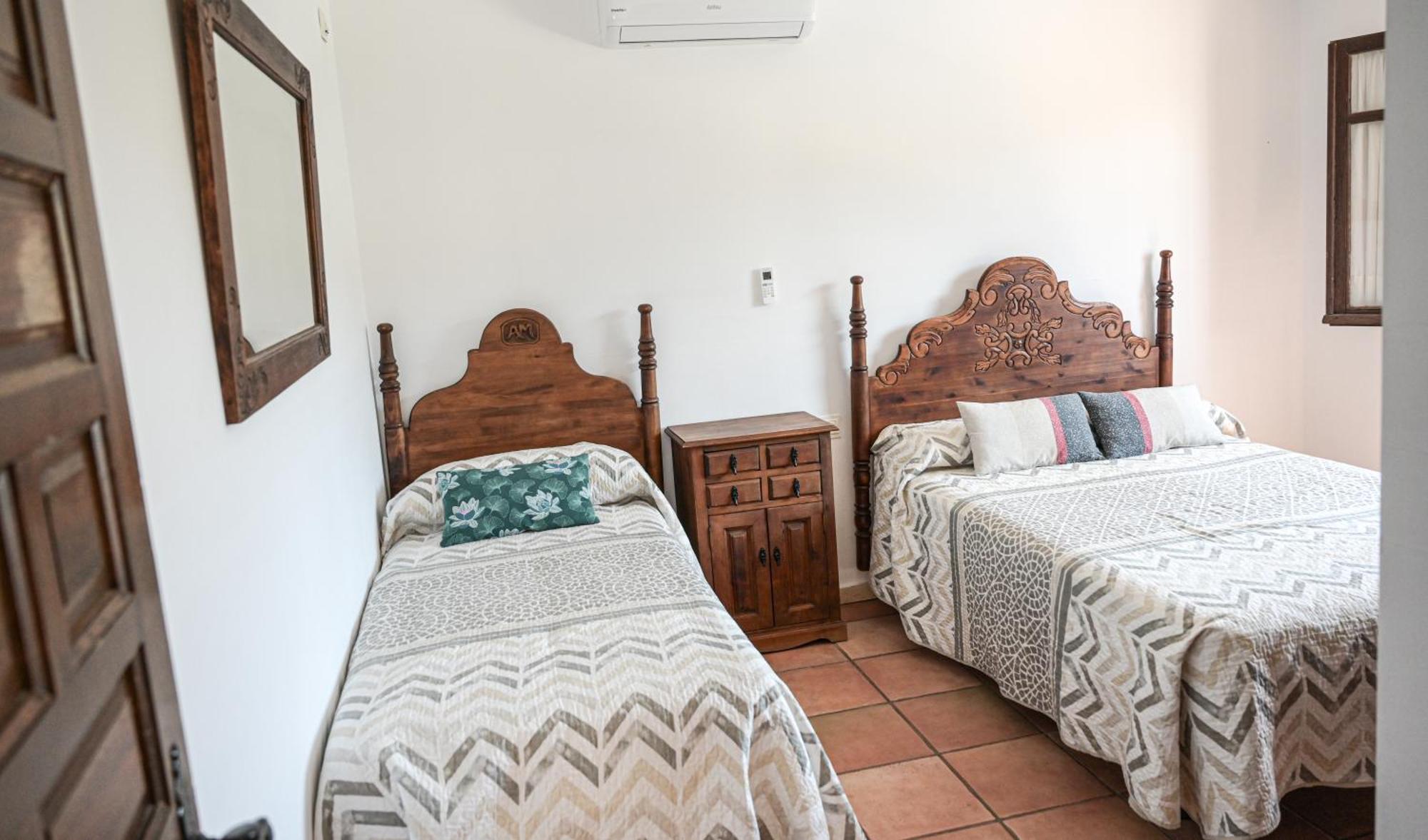 Amplia Casa Rural Con Precioso Jardin Cerca De Malaga Capital. Oda fotoğraf